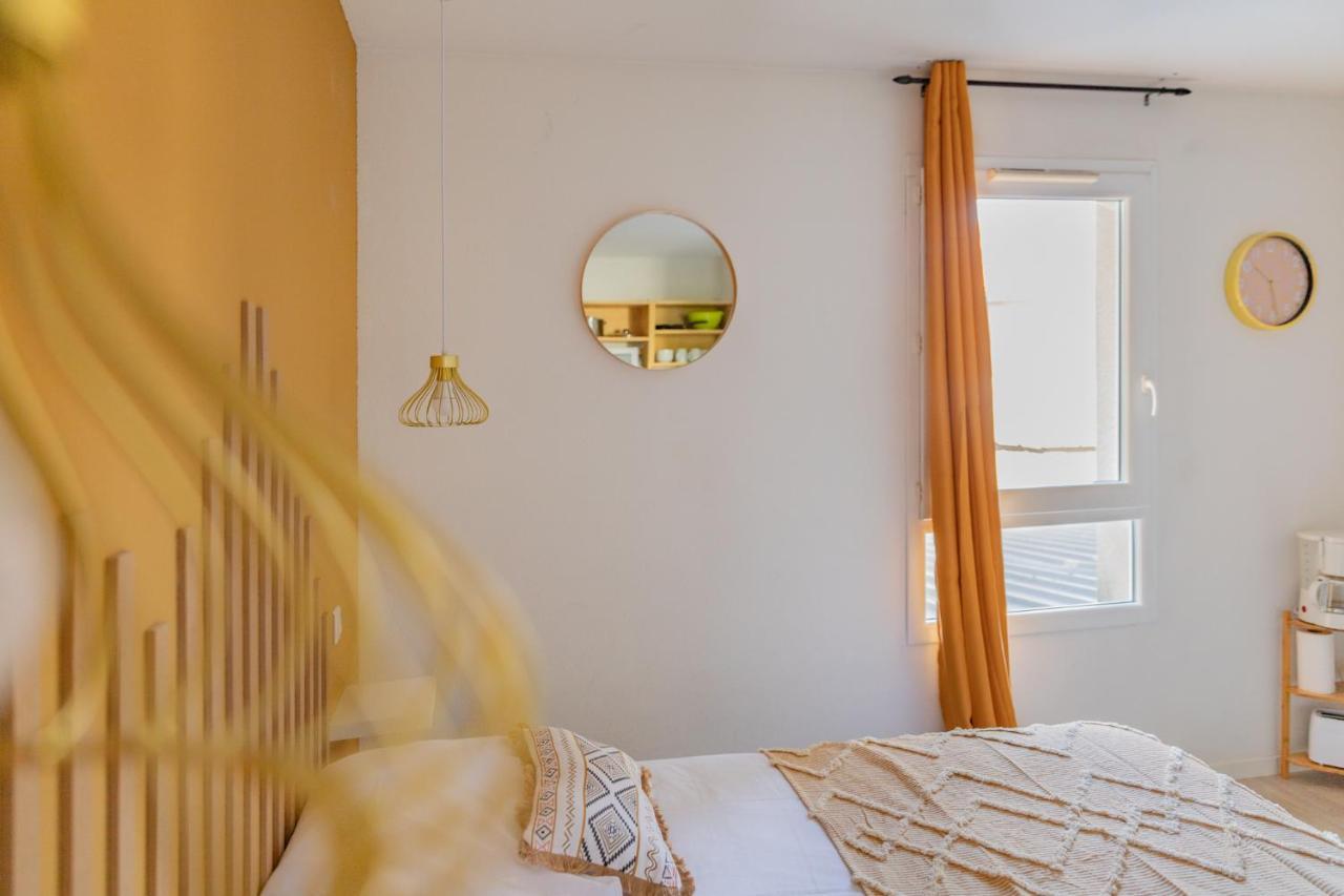 Les Cocons De Lourdes Apartment Bagian luar foto
