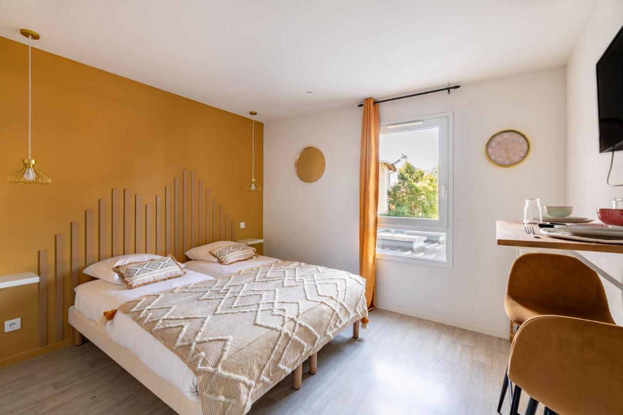 Les Cocons De Lourdes Apartment Bagian luar foto