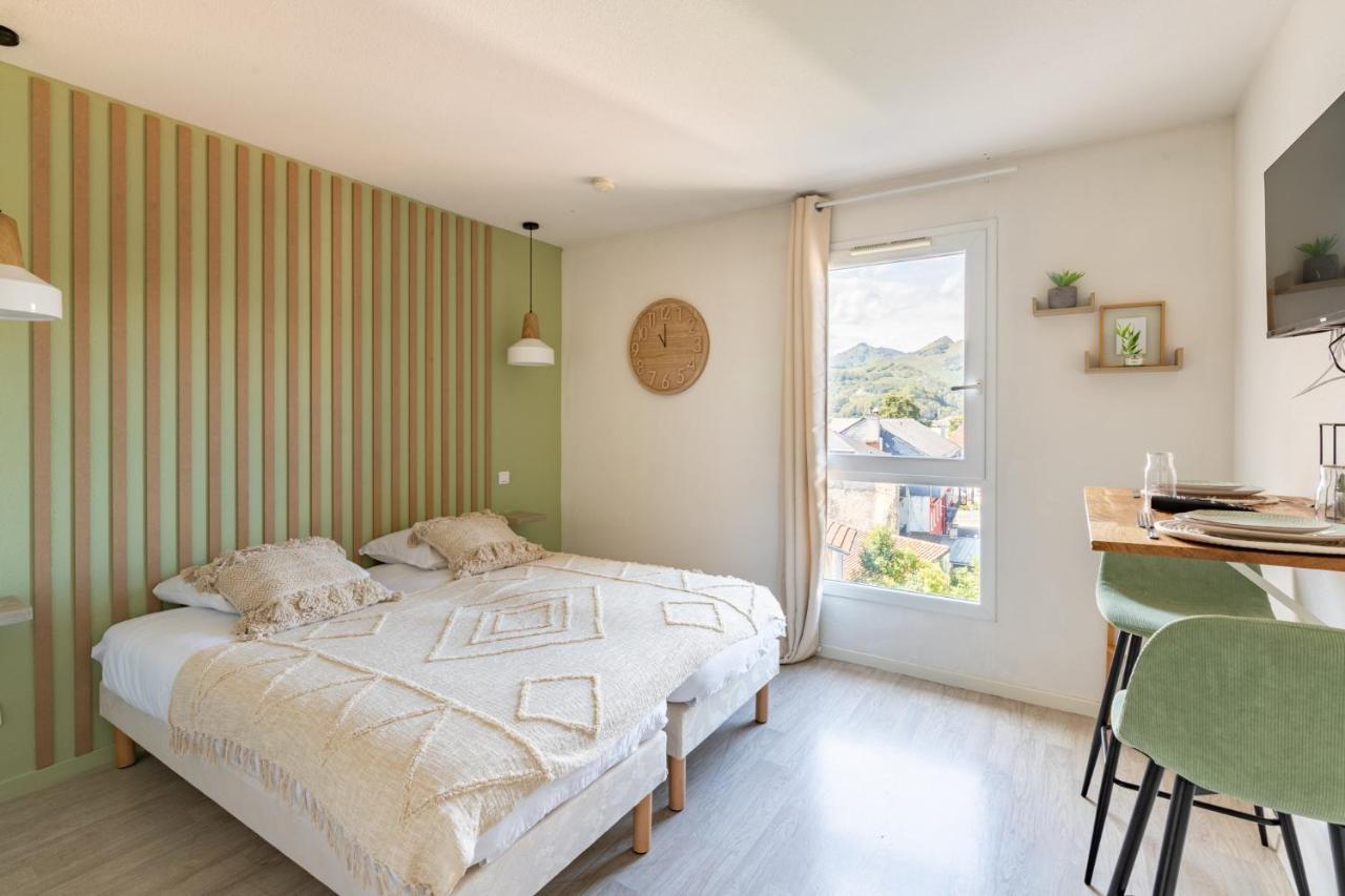 Les Cocons De Lourdes Apartment Bagian luar foto