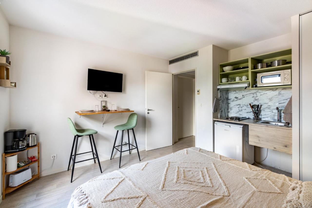 Les Cocons De Lourdes Apartment Bagian luar foto