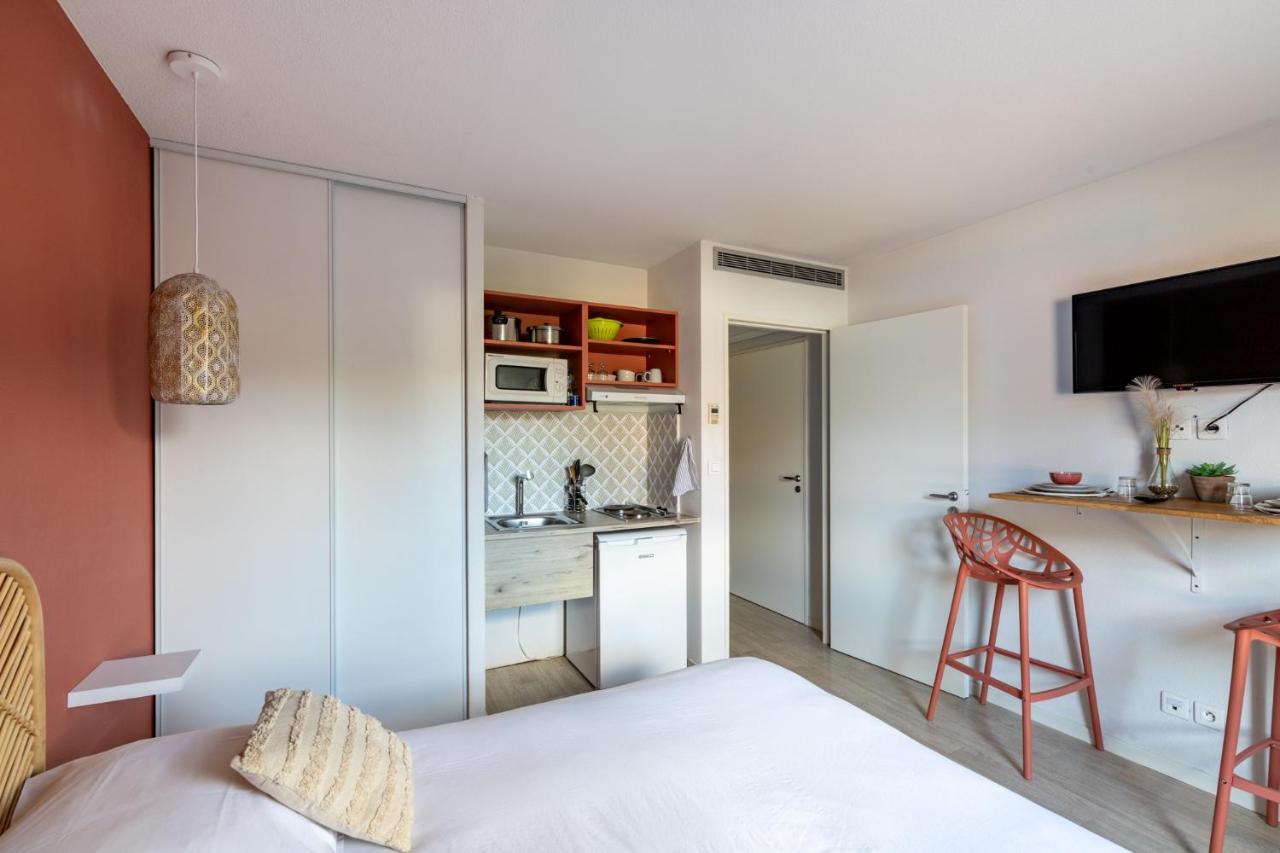 Les Cocons De Lourdes Apartment Bagian luar foto