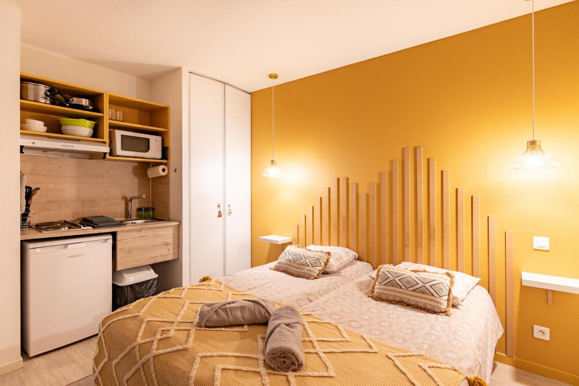 Les Cocons De Lourdes Apartment Bagian luar foto
