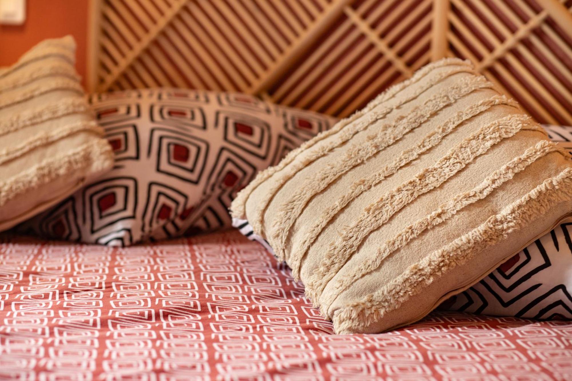 Les Cocons De Lourdes Apartment Bagian luar foto